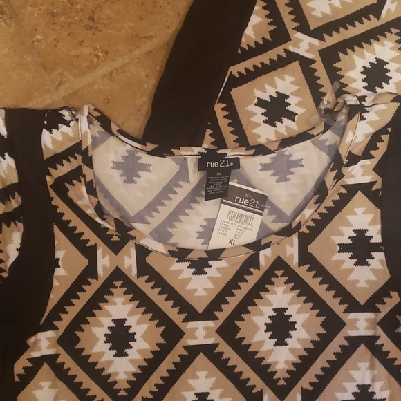 Dress - Picture 3 of 5